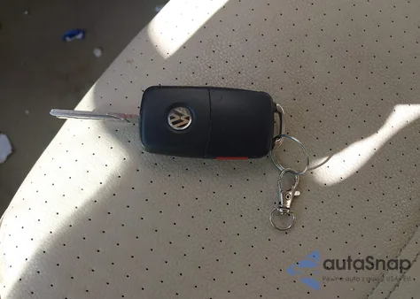 2015 Volkswagen Jetta 1.8T Se z USA, uszkodzony, nr VIN 3VWD17AJ6FM236606